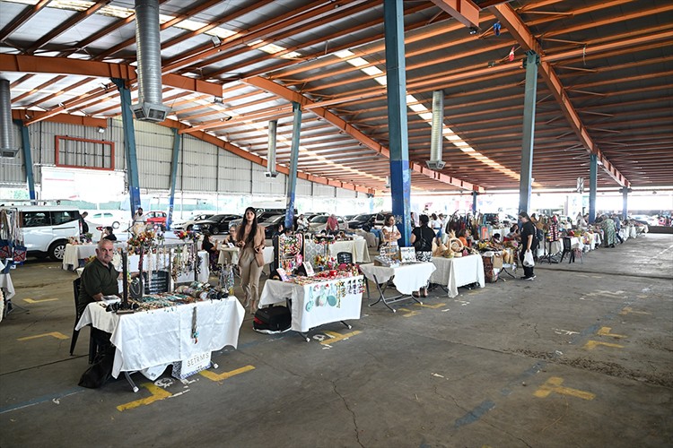 Adana'da "Kadın Girişimci ve Çiftçi Ürünleri Fuarı" açıldı