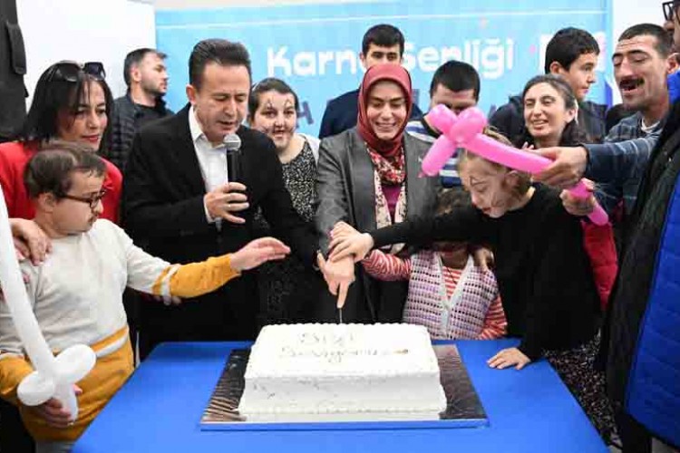 Tuzla'da özel öğrencilerin karne mutluluğu