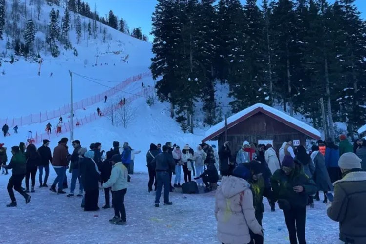 Artvin'de "7. Geleneksel Kar Şenliği" düzenlendi