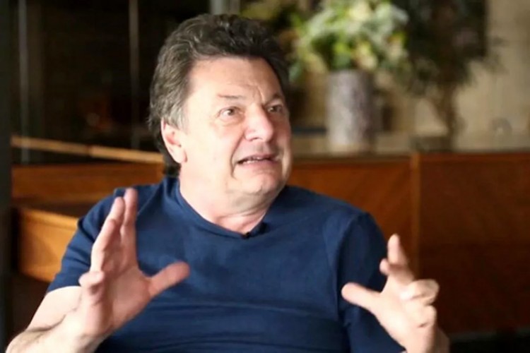 Vedat Milor trafik kazası geçirdi