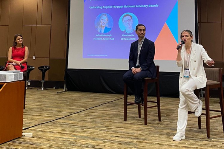 AVPN Konferansı'na katıldı