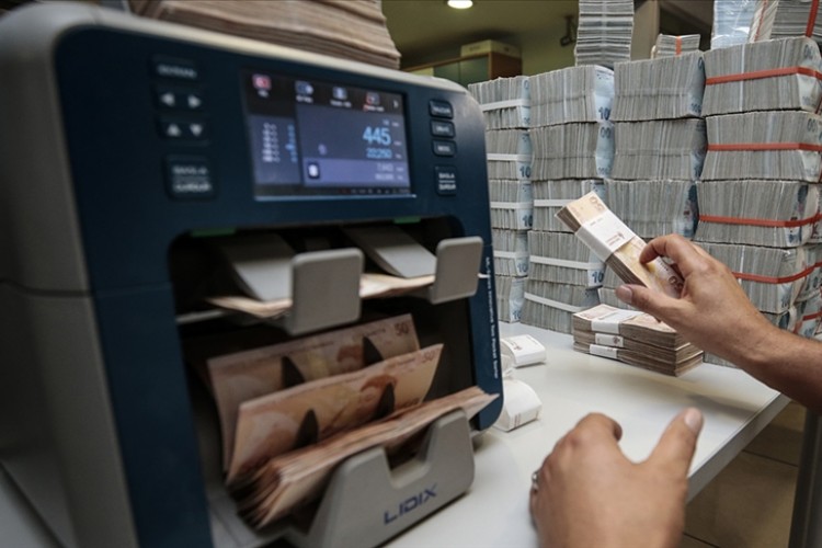 Bankacılık sektörünün kredi hacmi 14 Haziran haftasında 13,7 trilyon lira oldu