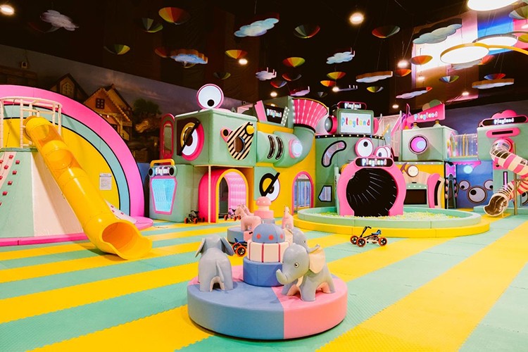 Tedavi gören çocukları mutlu ediyorlar