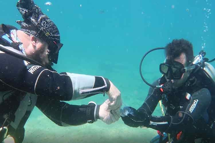 Fethiye'de dalgıçlar su altında bayramlaştı