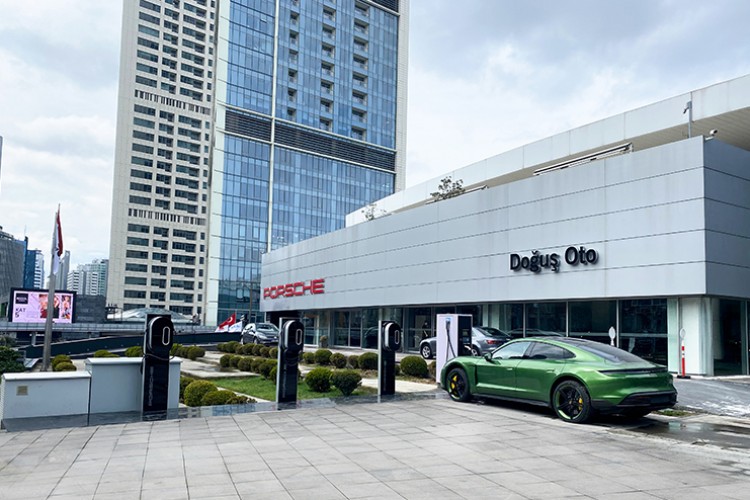 Porsche Türkiye'ye şarj ağı kurdu
