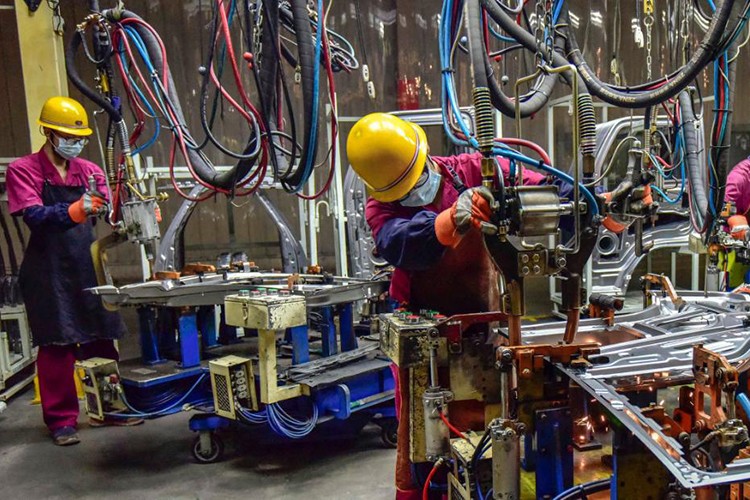 Çin'de sanayi şirketlerinin karları ilk dört ayda geriledi