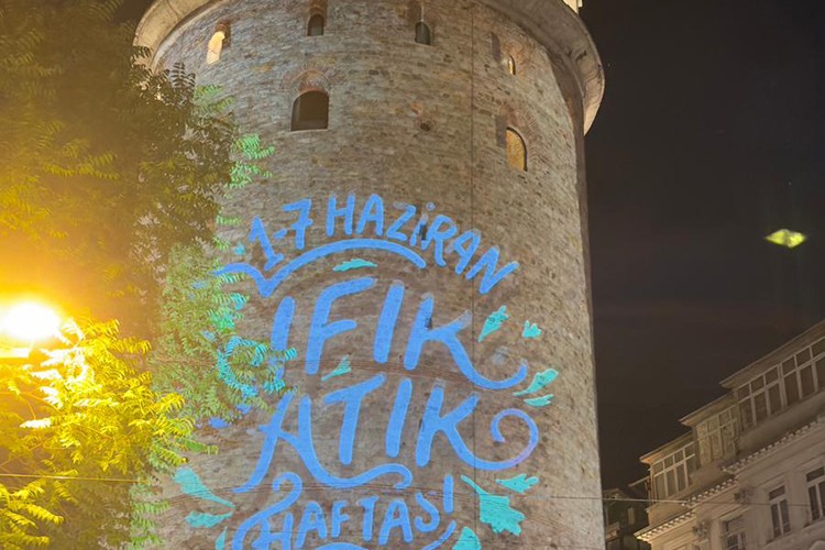 Galata Kulesi'nde özel mapping gösterisi
