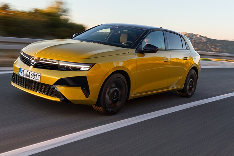 Yeni Opel Astra Türkiye'ye geliyor