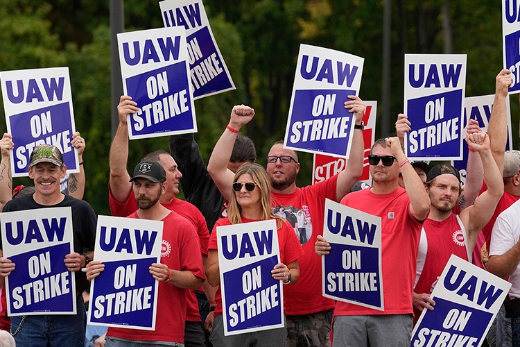 ABD'de otomotiv grevleri dalga dalga büyüyor