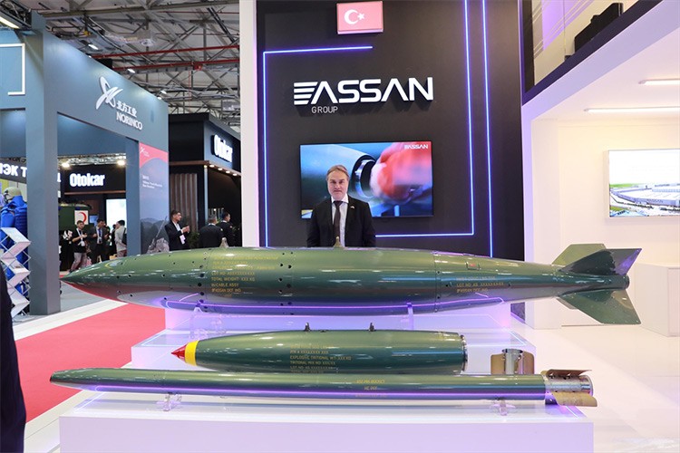 Assan, Azerbaycan'a uçak bombası tesisi kuracak