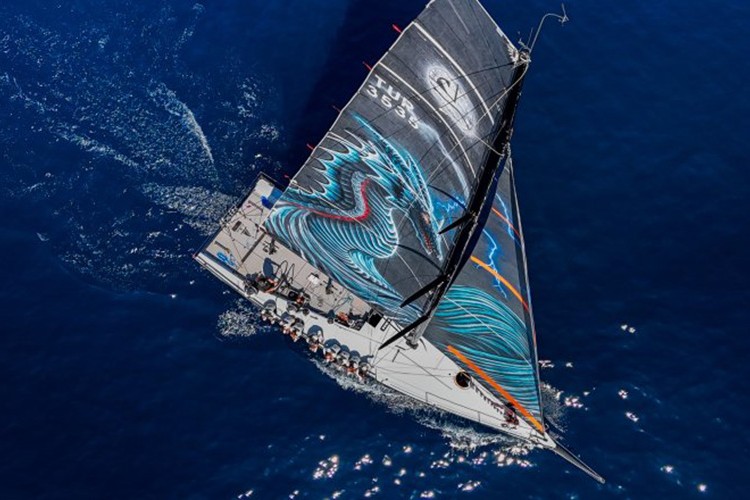 Aegeanlink Regatta'da kupa Arkas Sailing Team'in