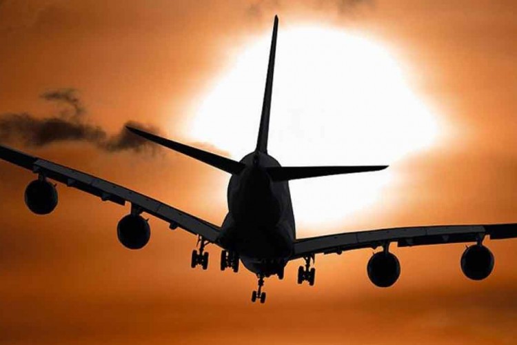 Rötar yapan havayolu şirketleri yolcuya tazminat ödeyecek