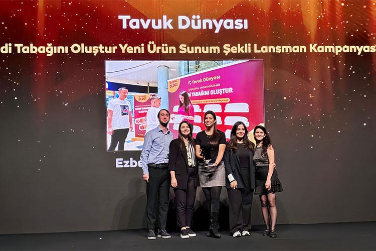 Tavuk Dünyası'na Curious Felis'ten Ödül