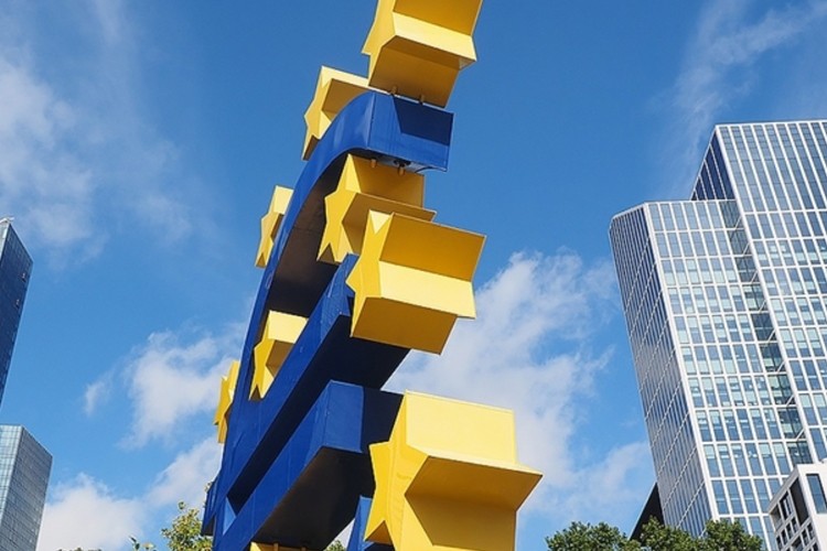 Avro Bölgesi'nde üretici fiyatları Mart'ta geriledi