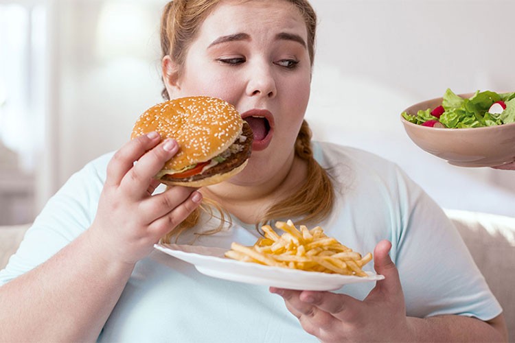 Obeziteyle mücadelede "aile diyetisyenliği" önerisi