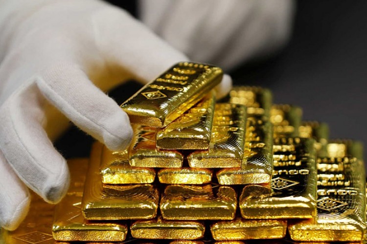 Altın kayıplarını artırıyor