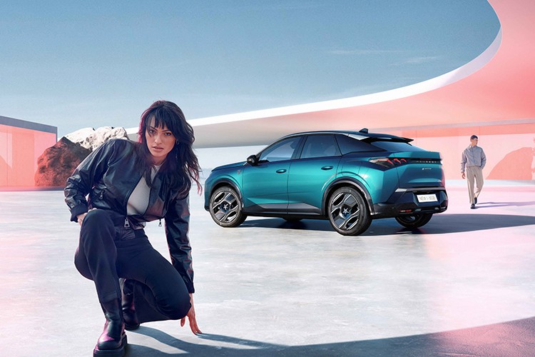 Peugeot'dan yeni E-3008 atağı