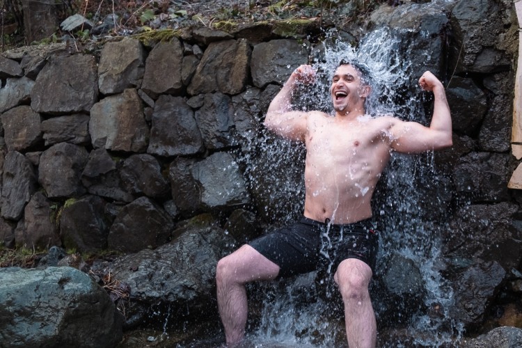 Bahar ayları, soğuk duşa başlamanın en iyi zamanı