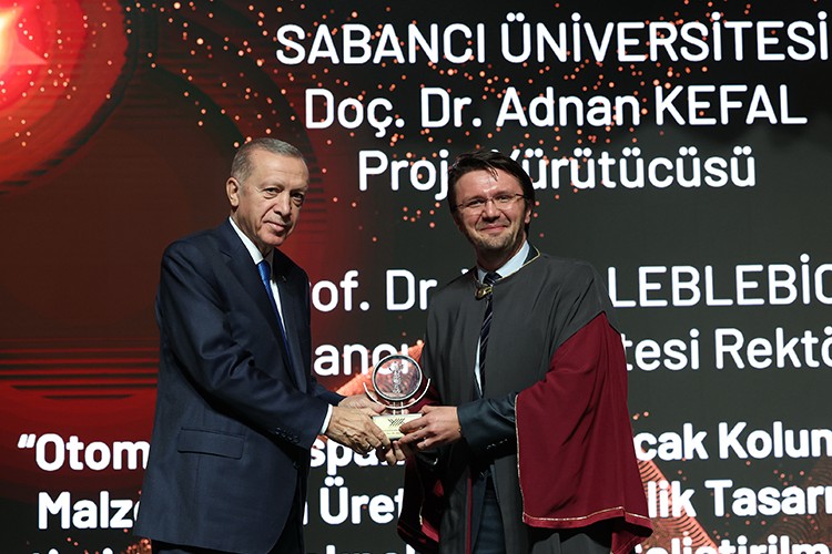 YÖK'ten üstün başarı ödülü