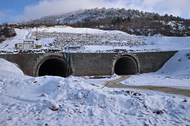 Geminbeli Tüneli'nde çalışmaların yüzde 95'i tamamlandı