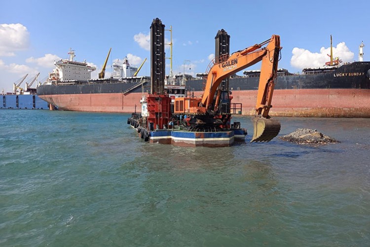 Sele karşı dere ağızlarında dip taraması yapılıyor