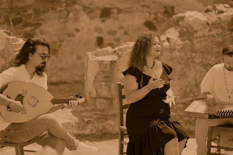 Grup Kehribar özgün tarzıyla dikkat çekti