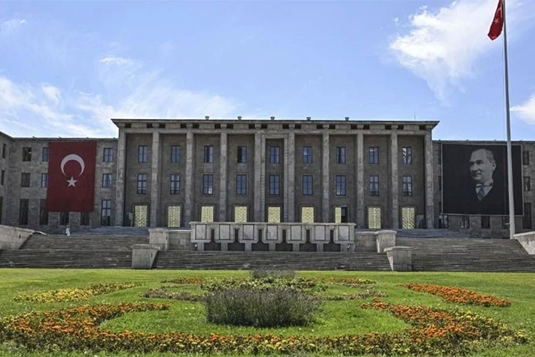 TBMM KİT Komisyonunda DHMİ'nin 2021-2022 hesapları görüşüldü