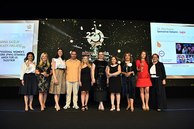 "Kadına Sağlık" podcast serisine Altın Pusula