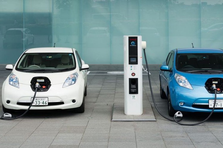 Avrupa'da elektrikli araç satışları teşviklerle rekor kırıyor
