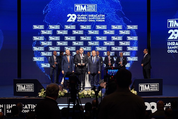 TürkTraktör makine ve aksamları sektöründe birinci oldu