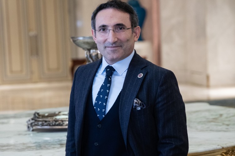 ŞİRKETLER DEĞİŞİME VE YENİLİKLERE UYUM SAĞLARSA BÜYÜK FIRSATLAR ELDE EDEBİLİR