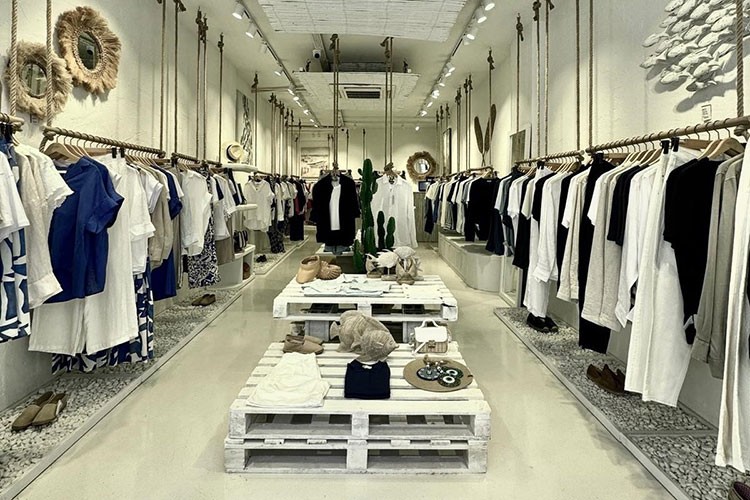 Mudo Akdeniz'deki Yolculuğuna Kaş'ta Devam Ediyor