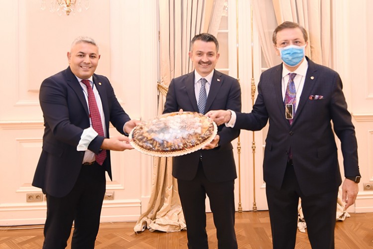 Başkan Sadıkoğlu, Tarım Bakanı ile bir araya geldi