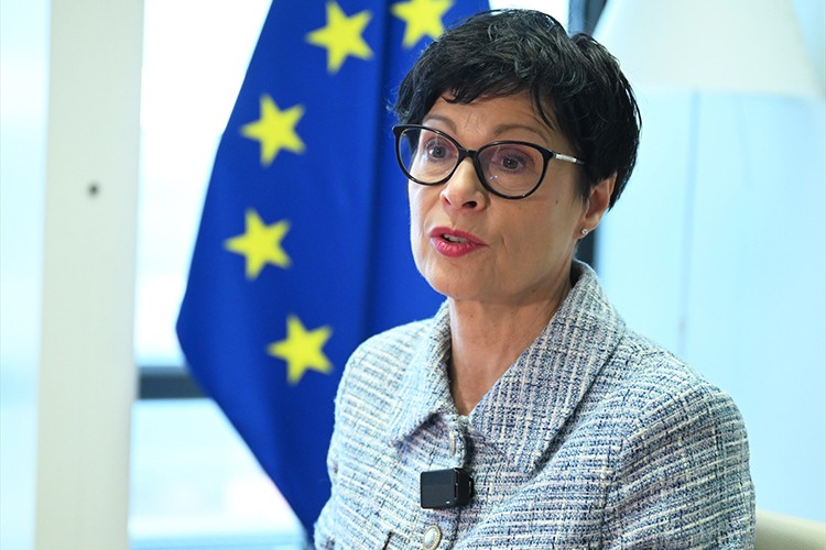 "EIB'nin Türkiye'ye geri dönmesinden de çok mutluyum"