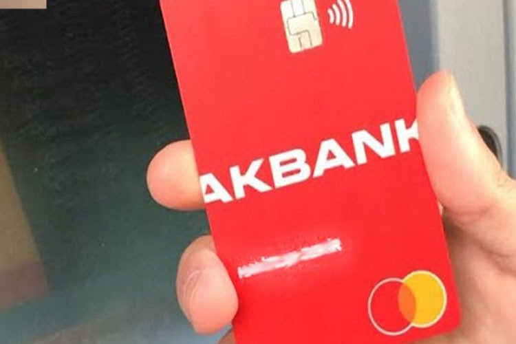 Akbank "iyigelecegeyatirim.com" platformunu tanıttı