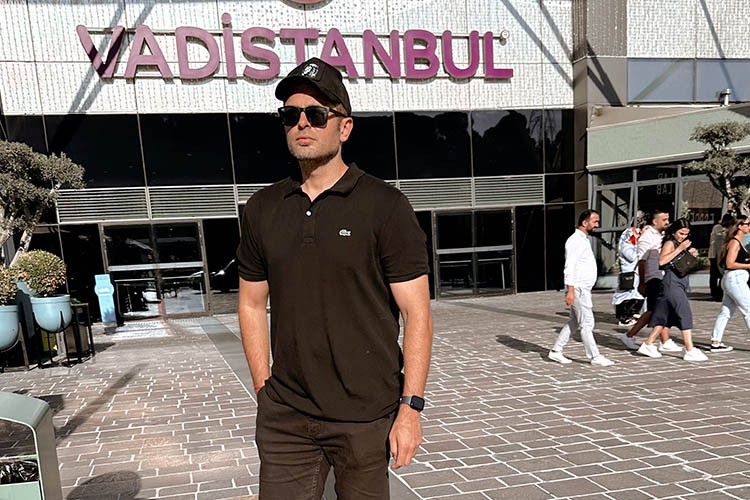 Mert Öcal, düğün alışverişinde