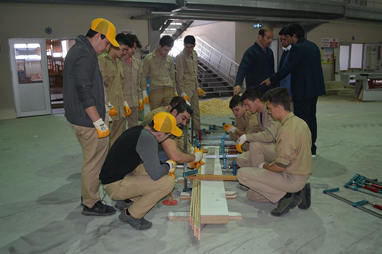 Tekne üretmek için kolları sıvadılar