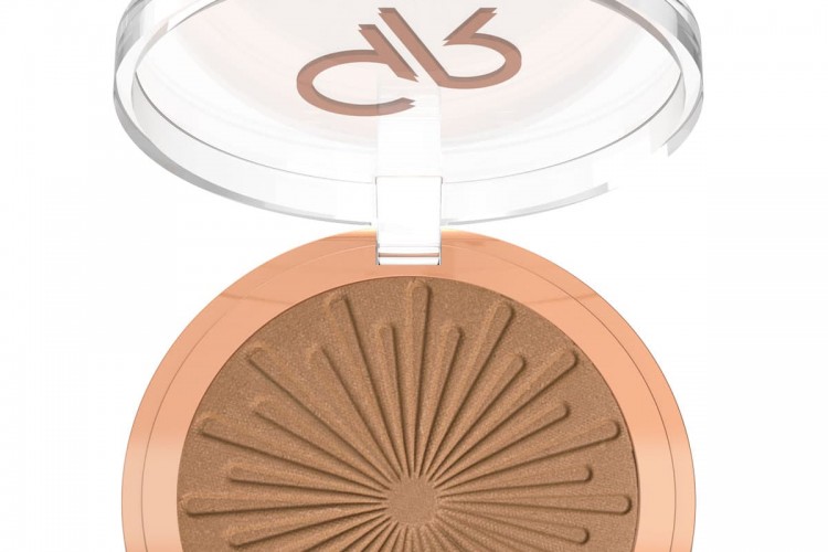 Sun Bright Bronzer Powder ile Doğal, Işıltılı ve Çarpıcı Bir Görünüm Elde Edin!