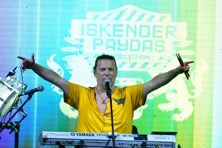 Programını bir saat uzattı