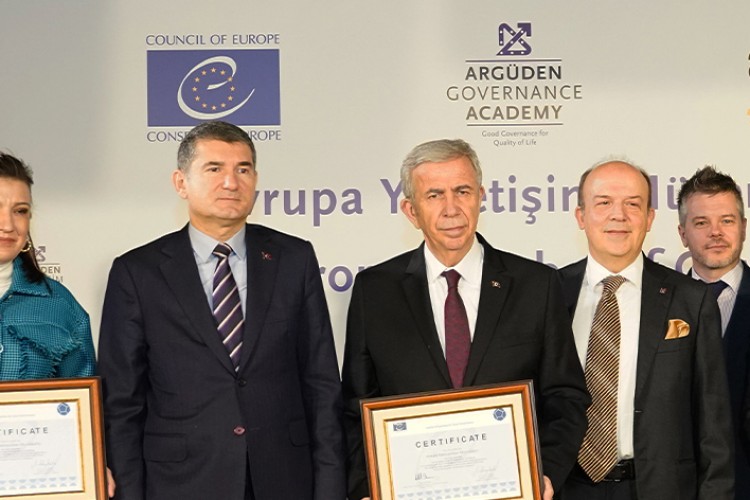 ALTI BELEDİYE'YE AVRUPA YÖNETİŞİM MÜKEMMELLİĞİ MARKASI