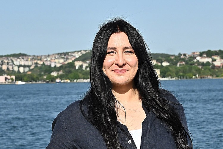 Yasemin Sakallıoğlu 4*4'lük oldu