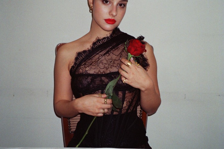 BADE, AYRILIK SONRASI SESSİZLİĞİ YENİ ŞARKISI