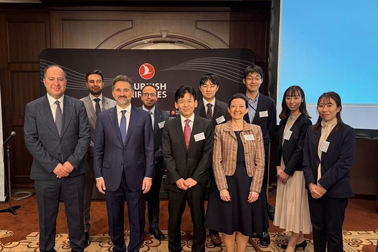 THY yönetimi Tokyo'da uluslararası yatırımcılarla buluştu