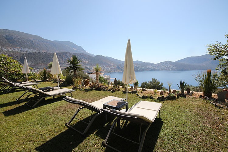 Kaş'ta turizmciler İngiliz turistleri bekliyor