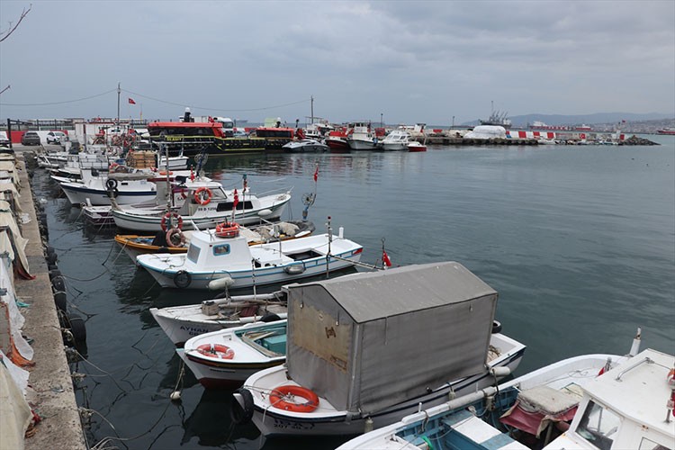 Tekirdağ'da poyraz deniz ulaşımını olumsuz etkiliyor