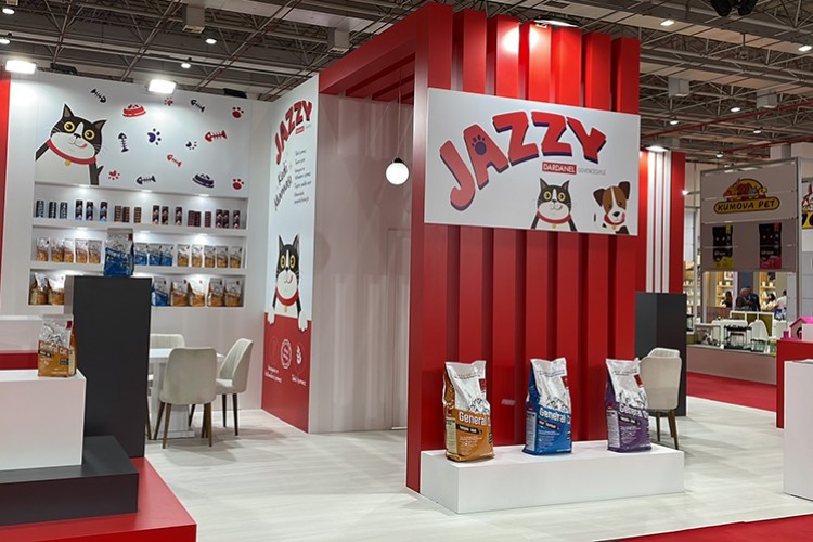 Jazzy yeni kuru mamaları İzmir'de tanıttı