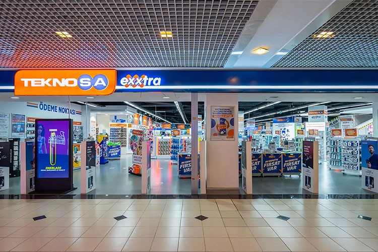 Teknosa'dan İstanbul'da yılın son mağaza dönüşümü