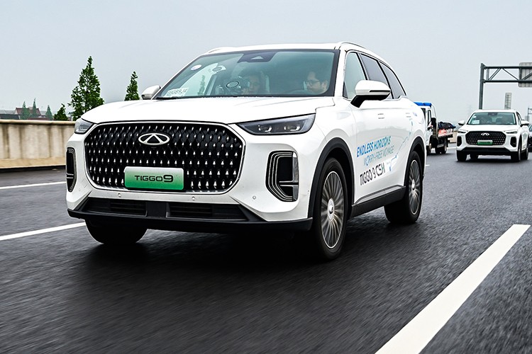 Chery Süper Hibrit Gezegenin Yükünü Hafifletiyor!