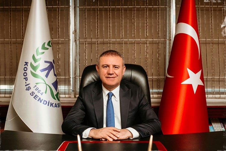 "Ekonomik kriz ve hayat pahalılığı her geçen gün artıyor"