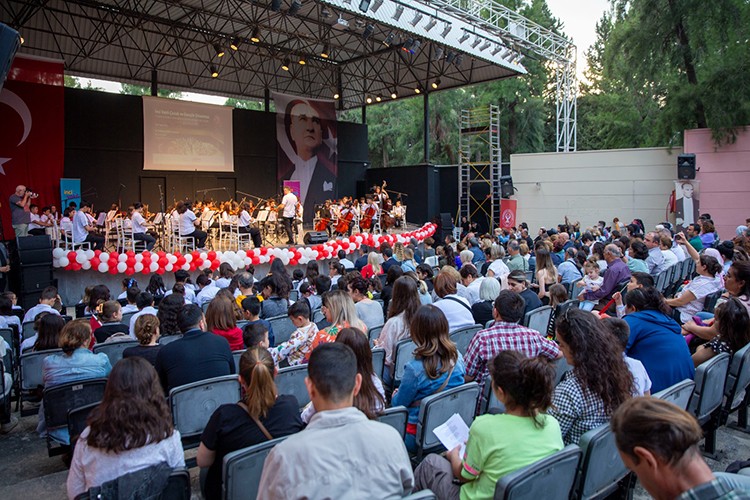 İnci Vakfı Çocuk ve Gençlik Orkestrası'yla coşku